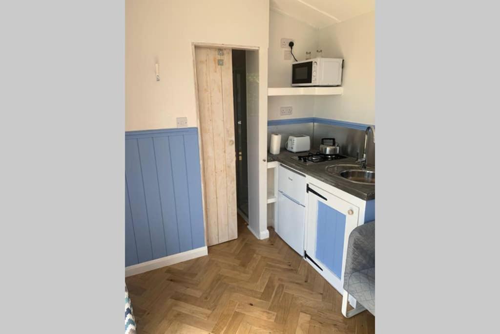 Apartmán Apple Tree Hut Tenby Exteriér fotografie